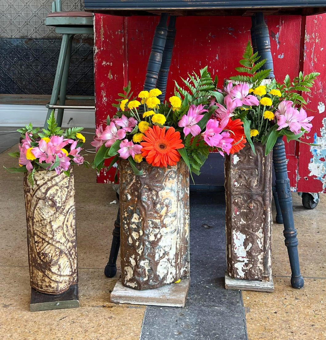 SMALL METAL SCONCES