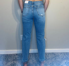 Load image into Gallery viewer, POSIE HIGH RISE BOYFRIEND JEANS
